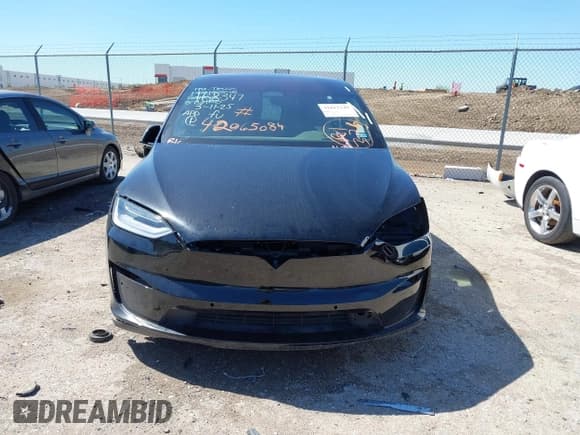 ✅ 2023 Tesla Model X Plaid • VIN: 7SAXCBE68PF376183 • Лот: 42065084. Опубликован ранее на IAAI с пробегом Не указан. Бесплатный доступ к архиву аукционных продаж из США и подробный отчёт об истории автомобиля на DreamBid. Изображение 13.