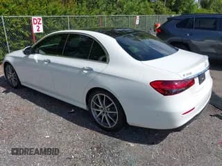 ✅ 2022 Mercedes-Benz E 350 • VIN: W1KZF8DB2NB097025 • Lot: 43629818. Wystawiony na IAAI z przebiegiem Nie podano. Bezpłatny archiwum sprzedaży aukcyjnych z USA i szczegółowy raport historii pojazdu na DreamBid. Zdjęcie 3.