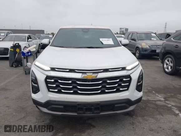 2025 Chevrolet Equinox AWD LT z VIN 3GNAXPEG4SL311197, wystawiony jako IAAI lot #42353067 z przebiegiem 5 340 mil mil oraz . Historia ofert i sprzedaży dostępna na DreamBid. Obrazek 13.