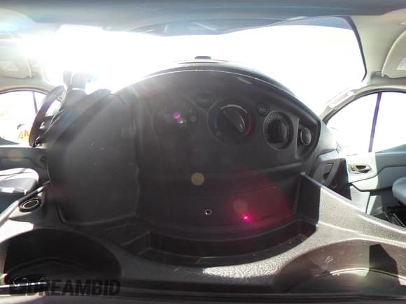 ✅ 2017 Ford Transit • VIN: 1FTYR1ZM1HKB13413 • Lot: 42117599. Wystawiony na IAAI z przebiegiem 114 620 mil. Bezpłatny archiwum sprzedaży aukcyjnych z USA i szczegółowy raport historii pojazdu na DreamBid. Zdjęcie 18.