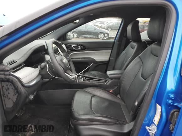 ✅ 2023 Jeep Compass Limited • VIN: 3C4NJDCN6PT500694 • Lot: 46489575. Wystawiony na Copart z przebiegiem 11 461 mil. Bezpłatny archiwum sprzedaży aukcyjnych z USA i szczegółowy raport historii pojazdu na DreamBid. Zdjęcie 7.