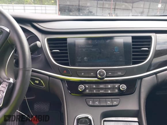 ✅ 2018 Buick LaCrosse Premium • VIN: 1G4ZR5SS8JU117632 • Lot: 41997098. Wystawiony na IAAI z przebiegiem 77 581 mil. Bezpłatny archiwum sprzedaży aukcyjnych z USA i szczegółowy raport historii pojazdu na DreamBid. Zdjęcie 14.