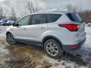 ✅ 2019 Ford Escape SE • VIN: 1FMCU9GD1KUB51645 • Лот: 95333675. Опубликован ранее на Copart с пробегом 85 719 миль. Бесплатный доступ к архиву аукционных продаж из США и подробный отчёт об истории автомобиля на DreamBid. Изображение 2.