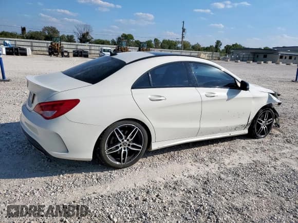 ✅ 2018 Mercedes-Benz CLA 250 • VIN: WDDSJ4EB4JN542767 • Лот: 84912605. Опубликован ранее на Copart с пробегом 111 513 миль. Бесплатный доступ к архиву аукционных продаж из США и подробный отчёт об истории автомобиля на DreamBid. Изображение 3.