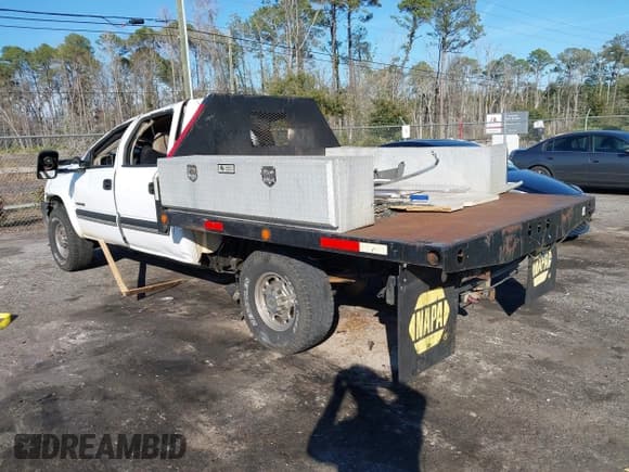 ✅ 2004 Chevrolet Silverado 2500HD LS • VIN: 1GCHK23U14F224758 • Lot: 41459884. Wystawiony na IAAI z przebiegiem Nie podano. Bezpłatny archiwum sprzedaży aukcyjnych z USA i szczegółowy raport historii pojazdu na DreamBid. Zdjęcie 3.