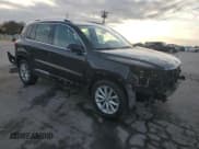 ✅ 2017 Volkswagen Tiguan Wolfsburg Edition • VIN: WVGSV7AX7HW500143 • Лот: 93268975. Опубликован ранее на Copart с пробегом 68 525 миль. Бесплатный доступ к архиву аукционных продаж из США и подробный отчёт об истории автомобиля на DreamBid. Изображение 4.