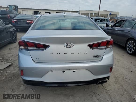 ✅ 2019 Hyundai Sonata SE • VIN: 5NPE24AF7KH750818 • Lot: 35981303. Listed on Copart with 33,066 mi. Free auction sales archive from the USA and detailed vehicle history report at DreamBid. Image 6.