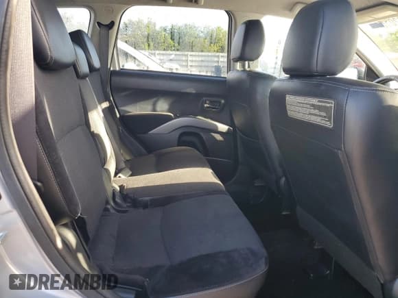 ✅ 2010 Mitsubishi Outlander SE • VIN: JA4AS3AWXAZ006866 • Lot: 80201025. Listed on Copart with 156,925 mi. Free auction sales archive from the USA and detailed vehicle history report at DreamBid. Image 11.