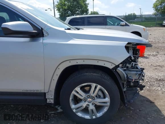 ✅ 2020 GMC Terrain SLE • VIN: 3GKALTEV5LL251089 • Lot: 42747850. Wystawiony na IAAI z przebiegiem 39 479 mil. Bezpłatny archiwum sprzedaży aukcyjnych z USA i szczegółowy raport historii pojazdu na DreamBid. Zdjęcie 20.