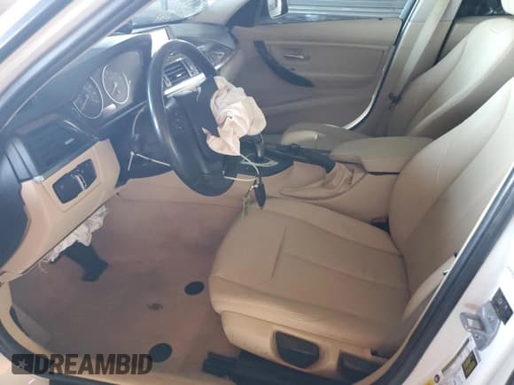 ✅ 2014 BMW 3 Series 320i • VIN: WBA3B1G51ENN91011 • Лот: 82496095. Опубликован ранее на Copart с пробегом Не указан. Бесплатный доступ к архиву аукционных продаж из США и подробный отчёт об истории автомобиля на DreamBid. Изображение 7.