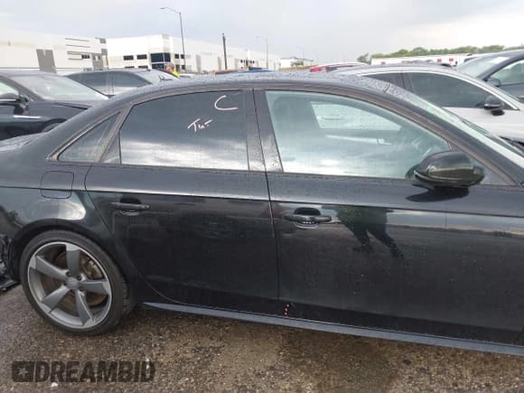 ✅ 2016 Audi A4 Premium Plus • VIN: WAUFFAFL9GN001285 • Lot: 43043032. Wystawiony na IAAI z przebiegiem 75 524 mil. Bezpłatny archiwum sprzedaży aukcyjnych z USA i szczegółowy raport historii pojazdu na DreamBid. Zdjęcie 14.