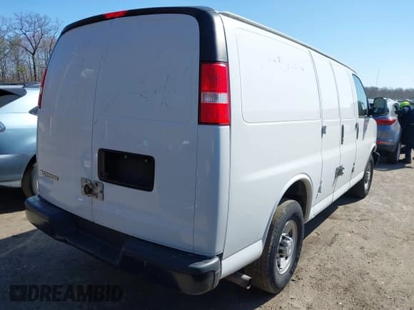 ✅ 2017 Chevrolet Express Cargo • VIN: 1GCWGAFFXH1342794 • Lot: 41849272. Listed on IAAI with 126,077 mi. Free auction sales archive from the USA and detailed vehicle history report at DreamBid. Image 4.
