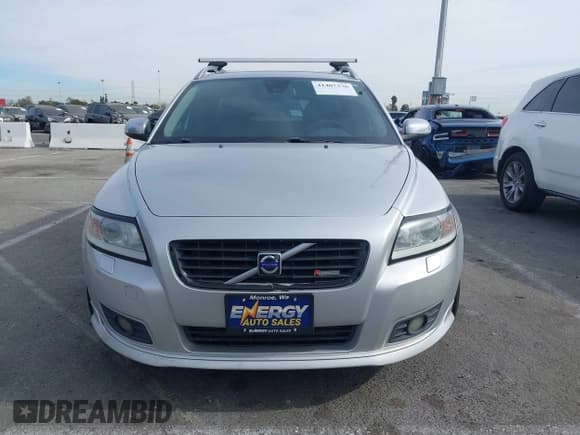✅ 2010 Volvo V50 R-Design • VIN: YV1672MJ4A2557403 • Lot: 41407376. Listed on IAAI with 165,004 mi. Free auction sales archive from the USA and detailed vehicle history report at DreamBid. Image 12.
