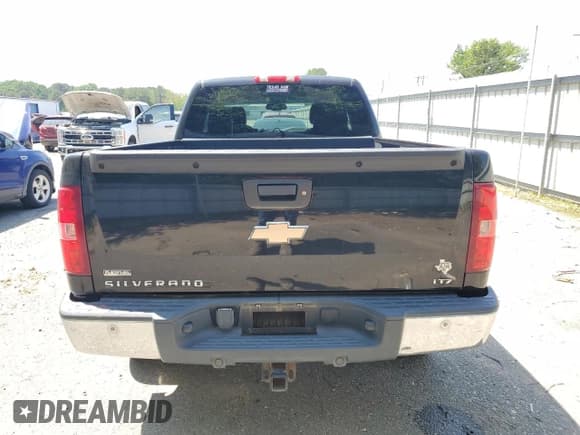 ✅ 2008 Chevrolet Silverado 1500 2LT • VIN: 2GCEC190881175974 • Lot: 51721825. Wystawiony na Copart z przebiegiem 199 809 mil. Bezpłatny archiwum sprzedaży aukcyjnych z USA i szczegółowy raport historii pojazdu na DreamBid. Zdjęcie 6.