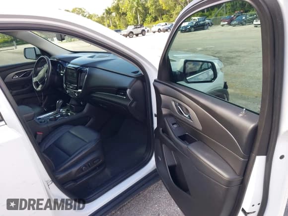 ✅ 2018 Chevrolet Traverse LT • VIN: 1GNERHKW6JJ262037 • Lot: 43454508. Listed on IAAI with 84,291 mi. Free auction sales archive from the USA and detailed vehicle history report at DreamBid. Image 5.