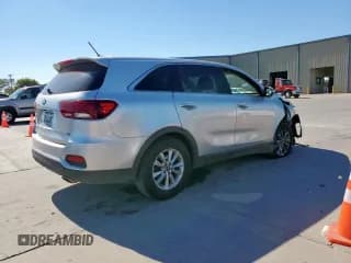 ✅ 2020 Kia Sorento LX • VIN: 5XYPG4A59LG631453 • Лот: 86243035. Опубликован ранее на Copart с пробегом 158 813 миль. Бесплатный доступ к архиву аукционных продаж из США и подробный отчёт об истории автомобиля на DreamBid. Изображение 3.