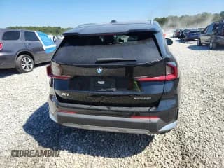 ✅ 2023 BMW X1 xDrive28i • VIN: WBX73EF07P5W44573 • Lot: 85085495. Wystawiony na Copart z przebiegiem 31 916 mil. Bezpłatny archiwum sprzedaży aukcyjnych z USA i szczegółowy raport historii pojazdu na DreamBid. Zdjęcie 6.