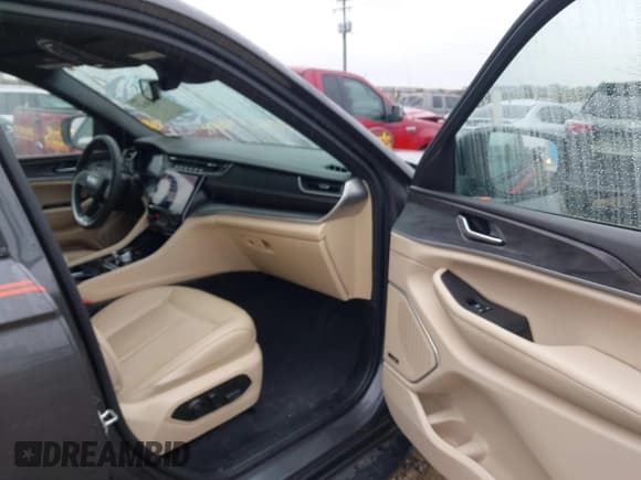 ✅ 2023 Jeep Grand Cherokee Limited • VIN: 1C4RJKBG9P8702355 • Lot: 43134647. Listed on IAAI with 48,888 mi. Free auction sales archive from the USA and detailed vehicle history report at DreamBid. Image 5.