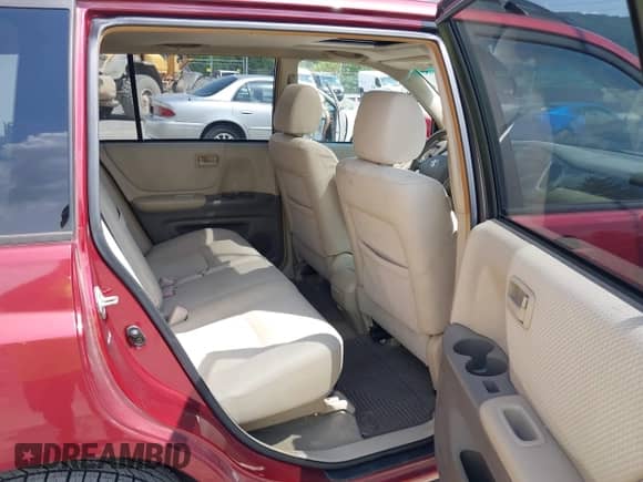 2004 Toyota Highlander with VIN JTEGD21A640084395, listed as a IAAI auction lot 42820915 with 208,871 mi miles and . Bid and sale history available at DreamBid. Image 8.