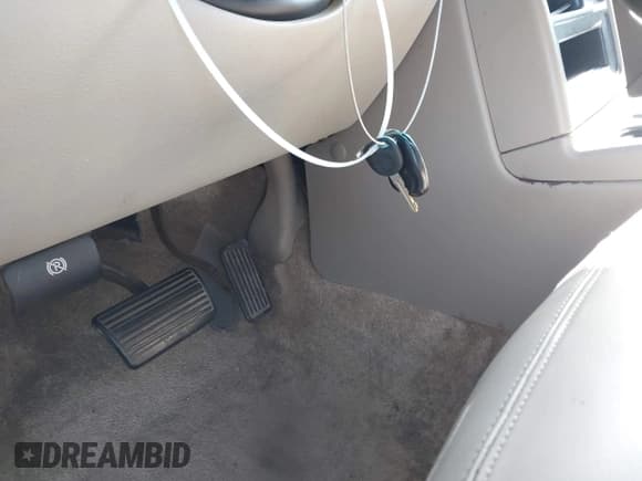 ✅ 2003 Chevrolet Suburban Z71 • VIN: 3GNFK16Z73G327275 • Lot: 42271570. Wystawiony na IAAI z przebiegiem 290 385 mil. Bezpłatny archiwum sprzedaży aukcyjnych z USA i szczegółowy raport historii pojazdu na DreamBid. Zdjęcie 11.