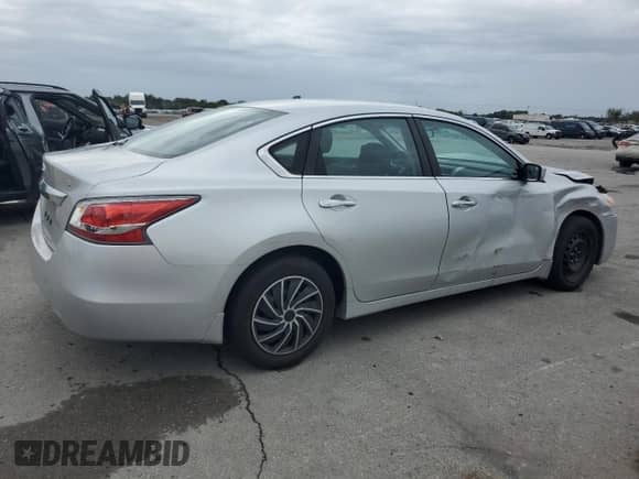 2015 Nissan Altima S z VIN 1N4AL3AP7FC576772, wystawiony jako Copart lot #82284285 z przebiegiem 184 858 mil mil oraz Szkoda całkowita • Salvage title. Historia ofert i sprzedaży dostępna na DreamBid. Obrazek 3.