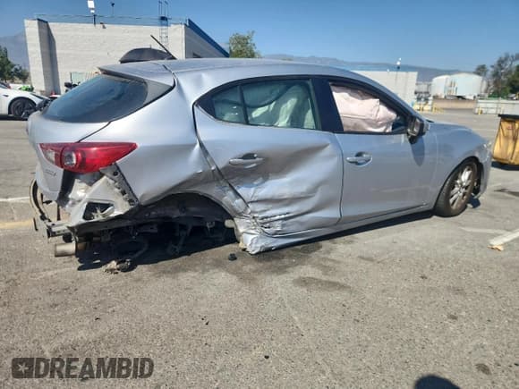 ✅ 2017 Mazda 3 Sport • VIN: 3MZBN1K70HM114015 • Лот: 81989335. Опубликован ранее на Copart с пробегом Не указан. Бесплатный доступ к архиву аукционных продаж из США и подробный отчёт об истории автомобиля на DreamBid. Изображение 3.