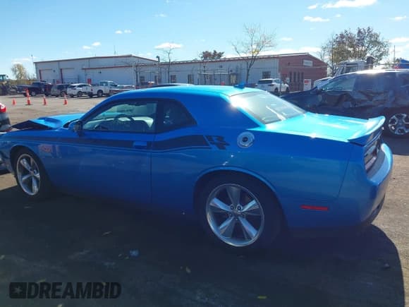 ✅ 2015 Dodge Challenger R/T Plus • VIN: 2C3CDZBT9FH788573 • Lot: 43490412. Listed on IAAI with 11,885 mi. Free auction sales archive from the USA and detailed vehicle history report at DreamBid. Image 15.