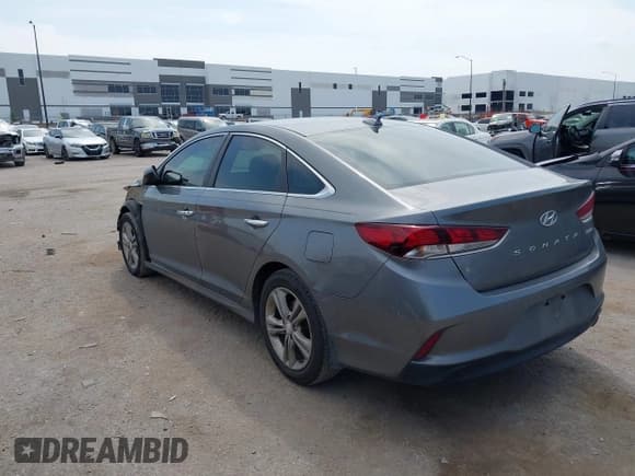 ✅ 2019 Hyundai Sonata Sport • VIN: 5NPE34AF6KH809466 • Lot: 43168000. Listed on IAAI with 88,096 mi. Free auction sales archive from the USA and detailed vehicle history report at DreamBid. Image 3.