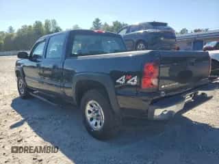 2007 Chevrolet Silverado 1500 LS z VIN 2GCEK13V971167467, wystawiony jako Copart lot #85285725 z przebiegiem 158 325 mil mil oraz Czysty tytuł • Clean title. Historia ofert i sprzedaży dostępna na DreamBid. Obrazek 2.