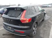 ✅ 2021 Volvo XC40 Momentum • VIN: YV4162UK4M2471473 • Lot: 43780178. Wystawiony na IAAI z przebiegiem 44 464 mil. Bezpłatny archiwum sprzedaży aukcyjnych z USA i szczegółowy raport historii pojazdu na DreamBid. Zdjęcie 17.