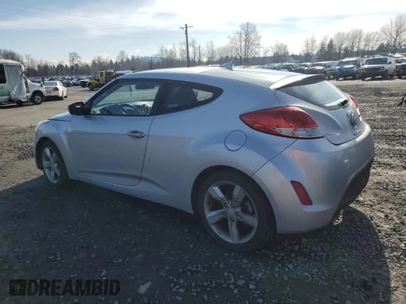 ✅ 2015 Hyundai Veloster • VIN: KMHTC6AD0FU236783 • Lot: 44960295. Wystawiony na Copart z przebiegiem 81 757 mil. Bezpłatny archiwum sprzedaży aukcyjnych z USA i szczegółowy raport historii pojazdu na DreamBid. Zdjęcie 2.
