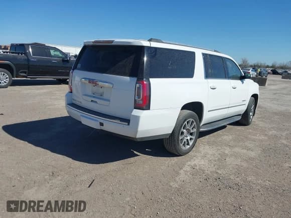 ✅ 2020 GMC Yukon XL Denali • VIN: 1GKS2HKJ9LR298494 • Lot: 41817872. Wystawiony na IAAI z przebiegiem 111 730 mil. Bezpłatny archiwum sprzedaży aukcyjnych z USA i szczegółowy raport historii pojazdu na DreamBid. Zdjęcie 4.