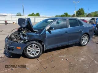 ✅ 2006 Volkswagen Jetta Edition • VIN: 3VWCT81K36M853238 • Lot: 57164115. Wystawiony na Copart z przebiegiem 107 299 mil. Bezpłatny archiwum sprzedaży aukcyjnych z USA i szczegółowy raport historii pojazdu na DreamBid. Zdjęcie 1.