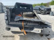 ✅ 2021 GMC Sierra 1500 • VIN: 1GTU9AEF0MZ230990 • Lot: 50844975. Wystawiony na Copart z przebiegiem Nie podano. Bezpłatny archiwum sprzedaży aukcyjnych z USA i szczegółowy raport historii pojazdu na DreamBid. Zdjęcie 6.