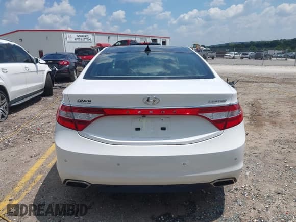 ✅ 2017 Hyundai Azera Limited • VIN: KMHFH4JGXHA588500 • Lot: 42888010. Listed on IAAI with 131,310 mi. Free auction sales archive from the USA and detailed vehicle history report at DreamBid. Image 17.