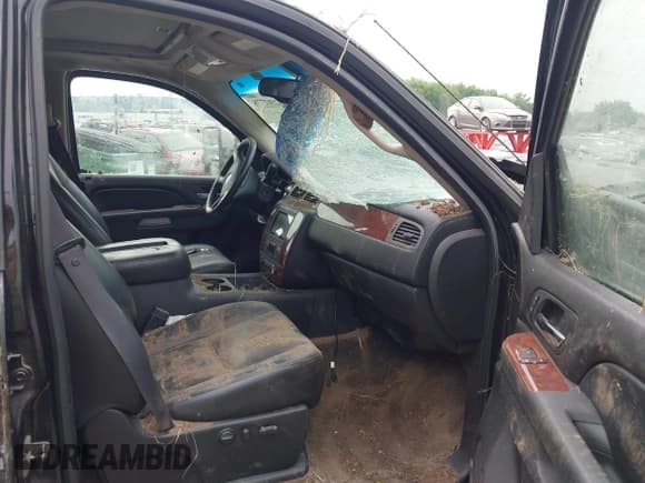 ✅ 2011 Chevrolet Silverado 2500HD LTZ • VIN: 1GC1KYC87BF131585 • Lot: 42502778. Listed on IAAI with 234,150 mi. Free auction sales archive from the USA and detailed vehicle history report at DreamBid. Image 5.