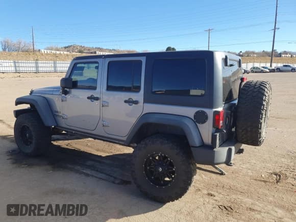 ✅ 2013 Jeep Wrangler Unlimited Sport • VIN: 1C4HJWDG3DL553935 • Lot: 93301395. Wystawiony na Copart z przebiegiem 109 573 mil. Bezpłatny archiwum sprzedaży aukcyjnych z USA i szczegółowy raport historii pojazdu na DreamBid. Zdjęcie 2.
