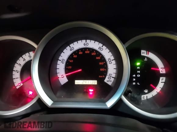 ✅ 2012 Toyota Tacoma • VIN: 3TMLU4EN9CM086455 • Lot: 41398671. Listed on IAAI with 241,138 mi. Free auction sales archive from the USA and detailed vehicle history report at DreamBid. Image 7.