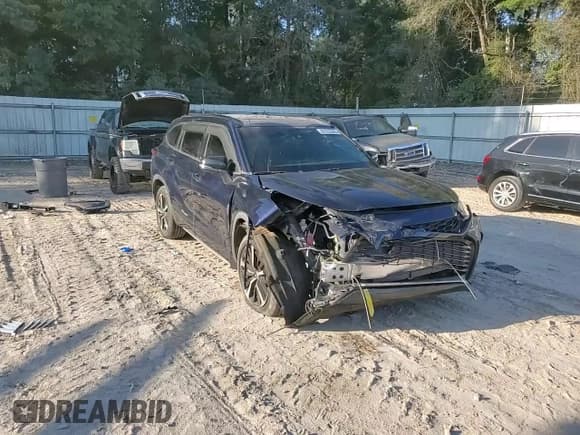 ✅ 2022 Toyota Highlander XSE • VIN: 5TDJZRBH7NS180891 • Lot: 83933305. Listed on Copart with 45,134 mi. Free auction sales archive from the USA and detailed vehicle history report at DreamBid. Image 15.