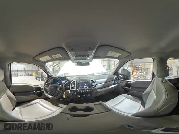 ✅ 2019 Ford F-350 XL • VIN: 1FT8W3BT4KEE71388 • Lot: 83966085. Wystawiony na Copart z przebiegiem 232 875 mil. Bezpłatny archiwum sprzedaży aukcyjnych z USA i szczegółowy raport historii pojazdu na DreamBid. Zdjęcie 12.