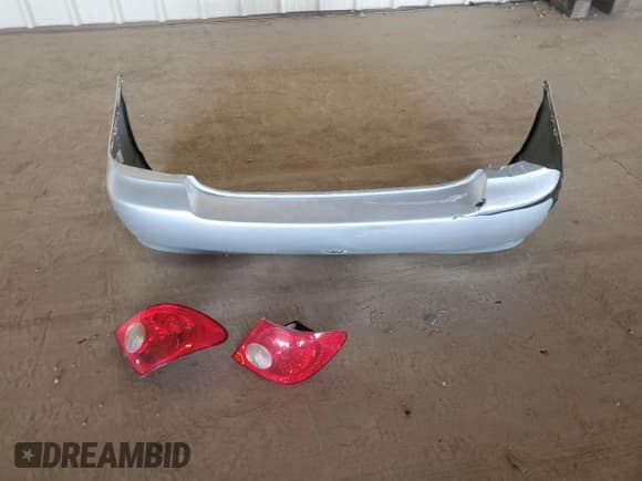 ✅ 2006 Toyota Corolla CE • VIN: 1NXBR32E26Z634772 • Lot: 90755685. Wystawiony na Copart z przebiegiem 241 294 mil. Bezpłatny archiwum sprzedaży aukcyjnych z USA i szczegółowy raport historii pojazdu na DreamBid. Zdjęcie 12.