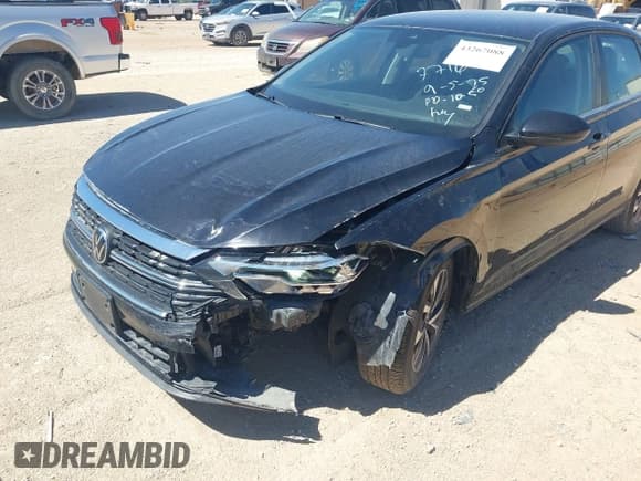 ✅ 2024 Volkswagen Jetta S • VIN: 3VW5M7BU4RM057716 • Lot: 43267088. Listed on IAAI with 37,568 mi. Free auction sales archive from the USA and detailed vehicle history report at DreamBid. Image 6.