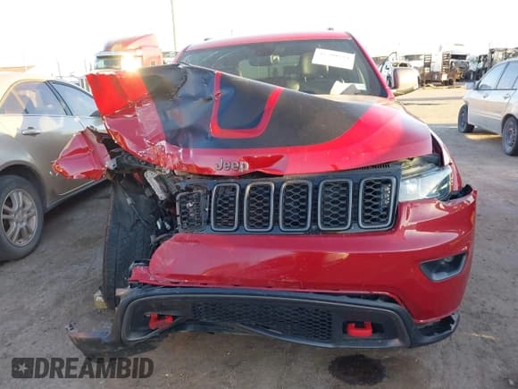 ✅ 2018 Jeep Grand Cherokee Trailhawk • VIN: 1C4RJFLG9JC446597 • Lot: 37799573. Listed on IAAI with Not provided. Free auction sales archive from the USA and detailed vehicle history report at DreamBid. Image 12.
