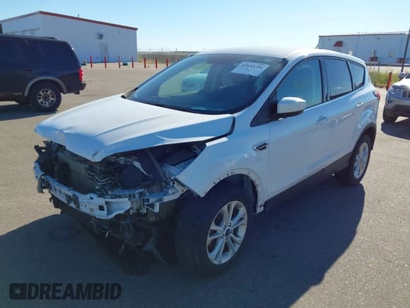 ✅ 2019 Ford Escape SE • VIN: 1FMCU9GDXKUA21623 • Lot: 43615704. Wystawiony na IAAI z przebiegiem 89 170 mil. Bezpłatny archiwum sprzedaży aukcyjnych z USA i szczegółowy raport historii pojazdu na DreamBid. Zdjęcie 18.