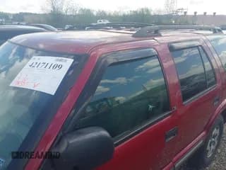✅ 2001 Chevrolet Blazer LT • VIN: 1GNDT13W11K266056 • Lot: 42171109. Wystawiony na IAAI z przebiegiem 144 557 mil. Bezpłatny archiwum sprzedaży aukcyjnych z USA i szczegółowy raport historii pojazdu na DreamBid. Zdjęcie 6.