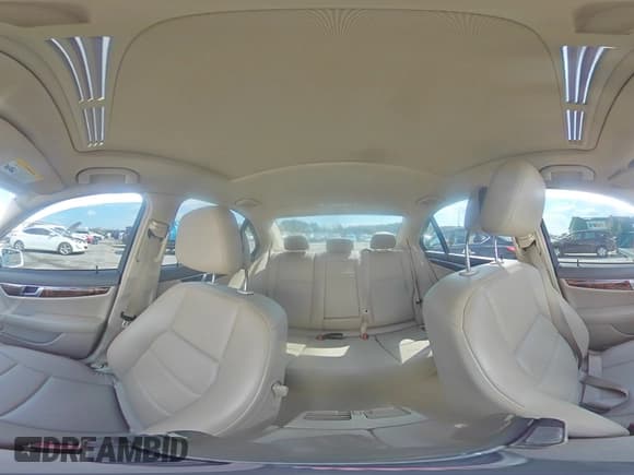 ✅ 2014 Mercedes-Benz C 300 Sport • VIN: WDDGF8AB4ER317624 • Lot: 82222635. Wystawiony na Copart z przebiegiem Nie podano. Bezpłatny archiwum sprzedaży aukcyjnych z USA i szczegółowy raport historii pojazdu na DreamBid. Zdjęcie 14.