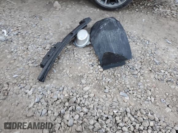 ✅ 2016 Hyundai Veloster Turbo • VIN: KMHTC6AE1GU254770 • Lot: 83377024. Wystawiony na Copart z przebiegiem Nie podano. Bezpłatny archiwum sprzedaży aukcyjnych z USA i szczegółowy raport historii pojazdu na DreamBid. Zdjęcie 14.