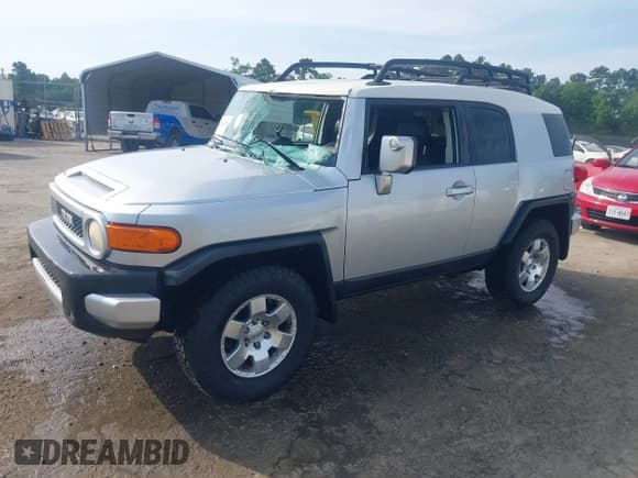 ✅ 2008 Toyota FJ Cruiser • VIN: JTEBU11F18K052609 • Lot: 42587745. Wystawiony na IAAI z przebiegiem 142 537 mil. Bezpłatny archiwum sprzedaży aukcyjnych z USA i szczegółowy raport historii pojazdu na DreamBid. Zdjęcie 17.