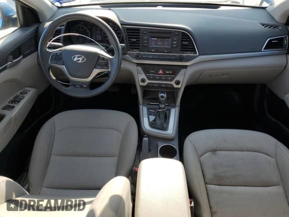 2017 Hyundai Elantra SE с VIN KMHD74LF5HU329717, выставлен на аукционе Copart как лот 86710125 с пробегом 104 422 миль миль и Списание • Salvage title. История ставок и продаж доступна на DreamBid. Изображение 8.