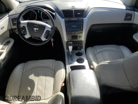 ✅ 2009 Chevrolet Traverse LTZ • VIN: 1GNEV33D19S119224 • Lot: 85727655. Wystawiony na Copart z przebiegiem 164 707 mil. Bezpłatny archiwum sprzedaży aukcyjnych z USA i szczegółowy raport historii pojazdu na DreamBid. Zdjęcie 8.